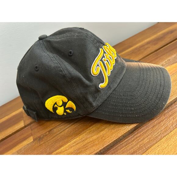 Titleist Iowa Hawkeyes Adjustable Hat Black Gold ’47 Brand Golf Cap - Picture 1 of 6